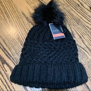 Black Pom-Pom Knitted Beanie Hat One Size Thick layered.. 100% acrylic West Loop